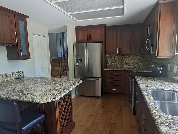 2nd image of 11712 NE 67th Pl