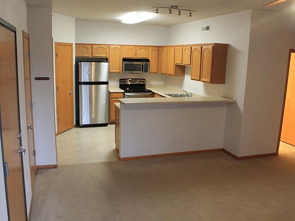 5th image of 460 Bradley Pl Unit 4