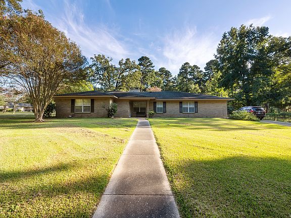 5th image of 10 Summit Cir