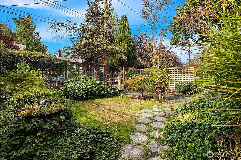 3rd image of 1960 26th Avenue E