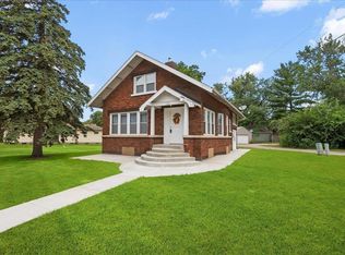 132 Elmwood St, Waterloo, IA 50701