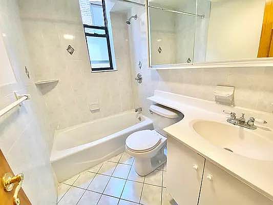5th image of 244 W 109th St APT 5b