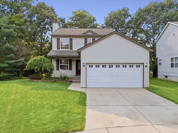 2nd image of 608 Heritage Cir