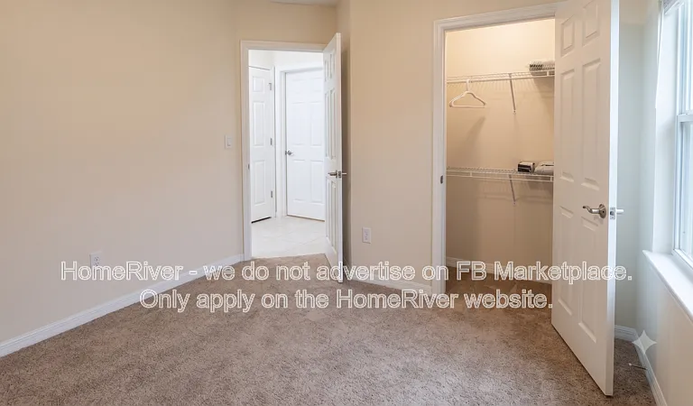 1009 NE 11th St — Photo 9