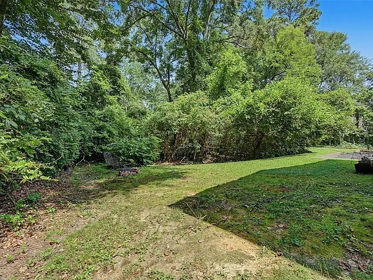 2430 Coosawattee Dr NE — Photo 27