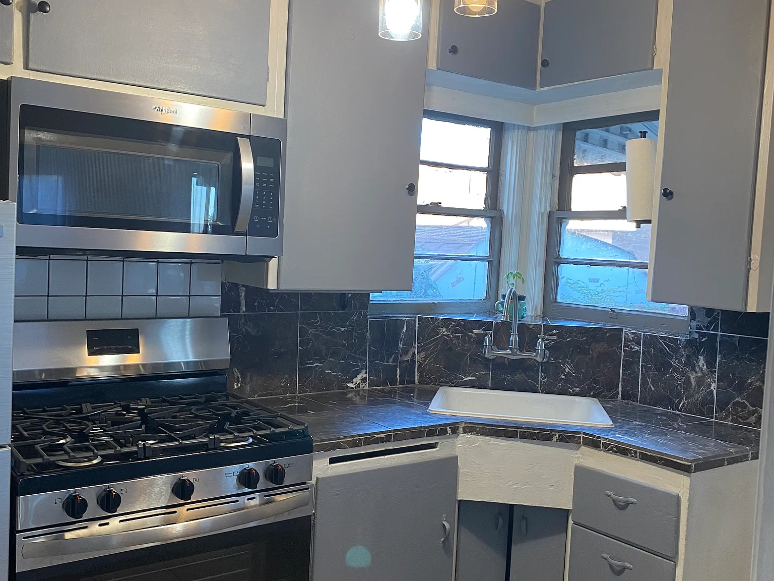 2732 Treat St — Photo 4