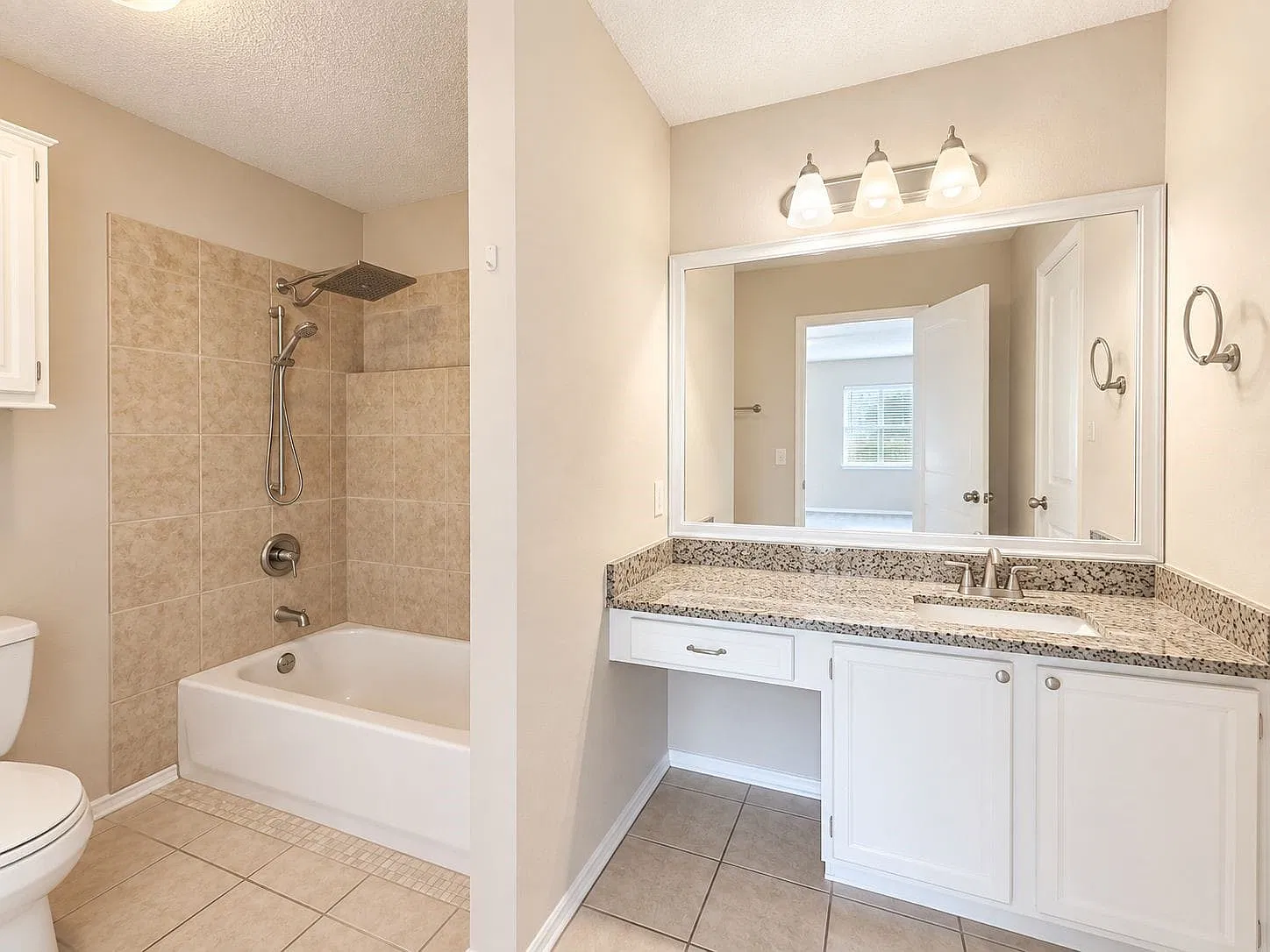 3 bed, 2.0 bath, 1172 sqft, $2,150 — Photo 4