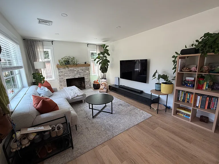 11005 Dayton Ave N — Photo 11