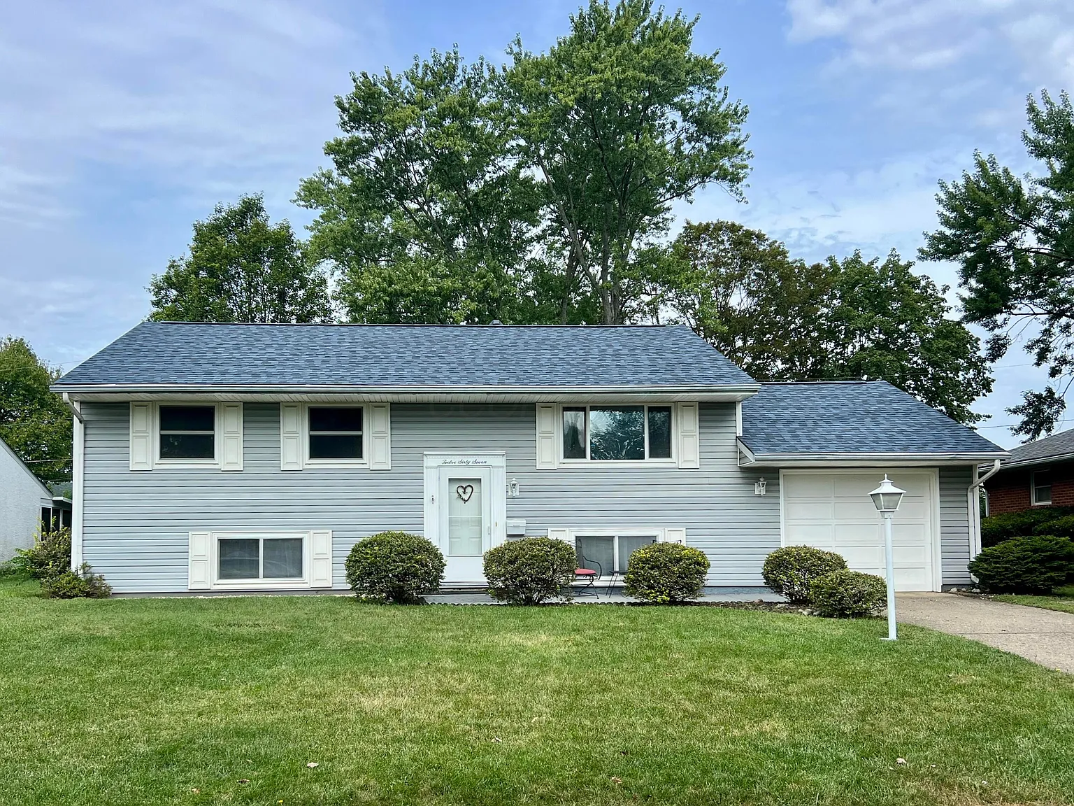 1267 Bellflower Ave photo 1