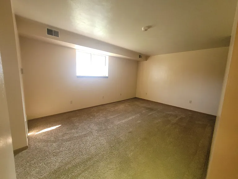 547 Turney St — Photo 12
