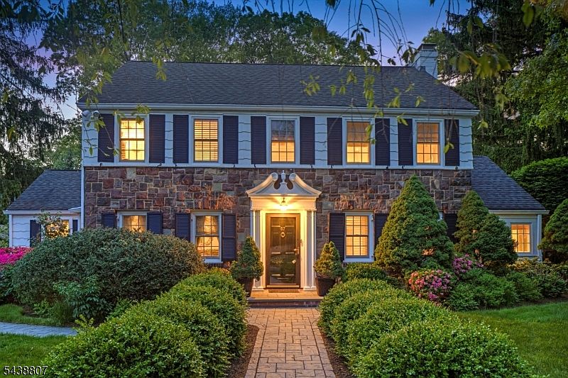 1st image of 57 Woodland Rd