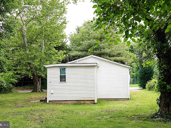 5th image of 114 Deming Ave