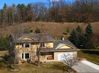 13279 Melody Ct, Eden Prairie, MN 55346
