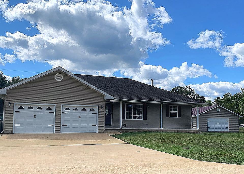 Front & Detached Garage