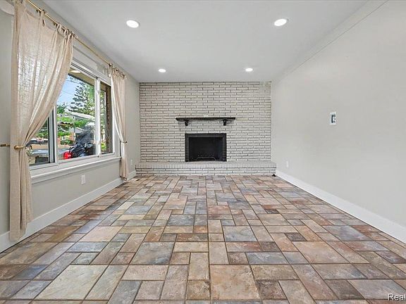 3rd image of 7249 2nd St