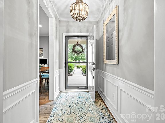 5th image of 1018 Kirby Dr