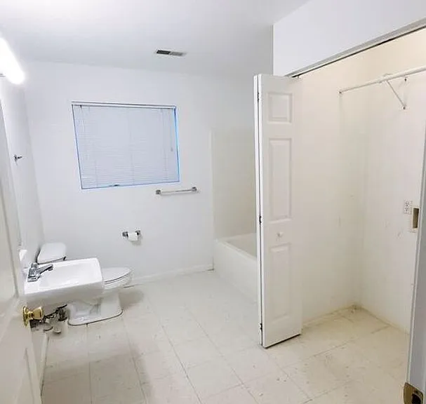 2205 Country View Dr — Photo 4