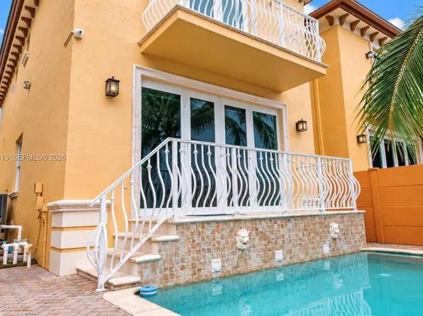 3870 NE 168th St, North Miami Beach, FL 33160