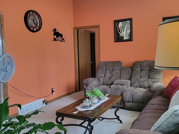 2nd image of 706 Bison Dr