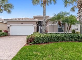 147 Glen Eagle Cir, Naples, FL 34104