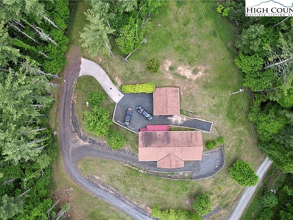 2nd image of 138 Bear Cove