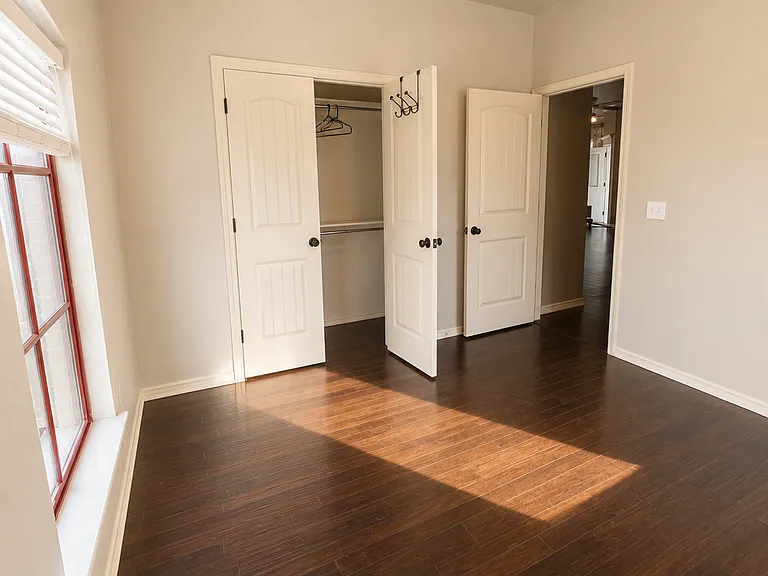 804 Brian Ct — Photo 17