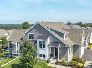 1 Clubhouse Ln #1, Hopkinton, MA 01748