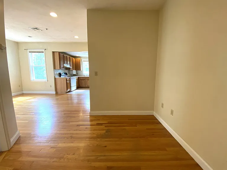 466 Green St #3 — Photo 5