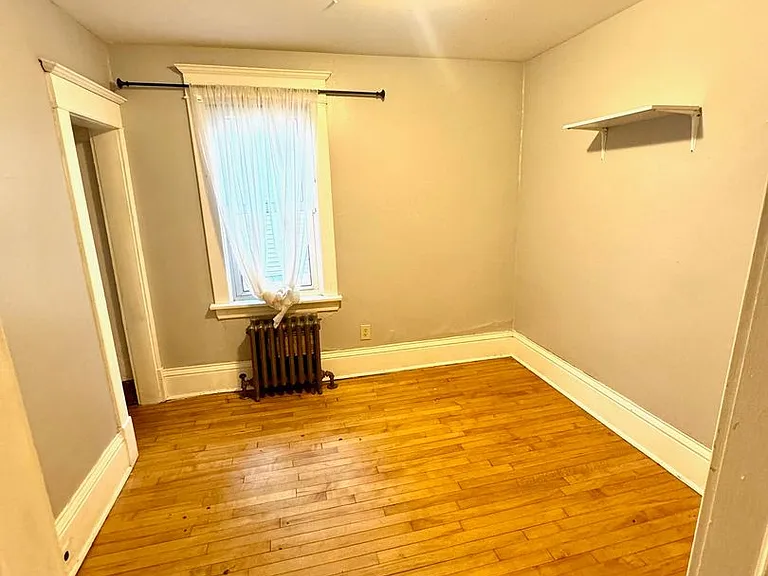 2630 Grand St NE — Photo 9