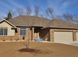 2267 W Darby St, Springfield, MO 65810