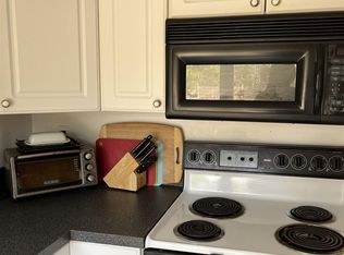 8 Flagstaff Rd, Wilmington, MA 01887