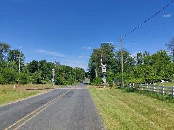 4th image of 2995 Harper Rd