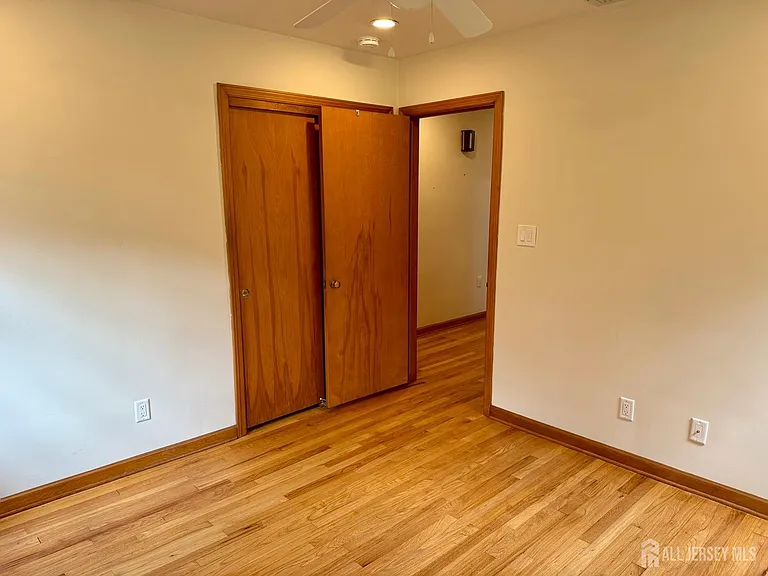 19 South Dr — Photo 18