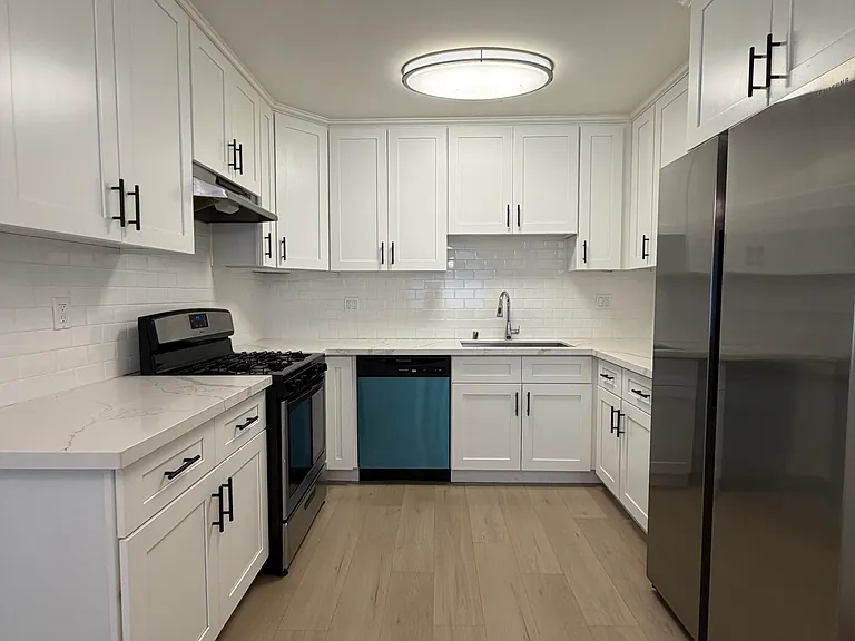 336 W Wilson Ave #3 — Photo 5