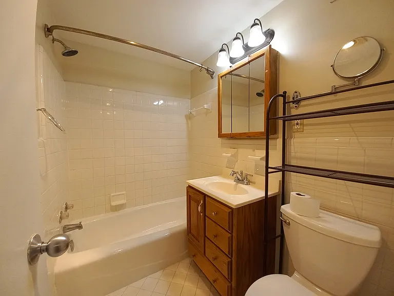 10401 Grosvenor Pl #814 — Photo 6