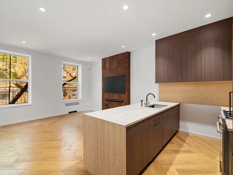 294 Elizabeth St #2A — Photo 9