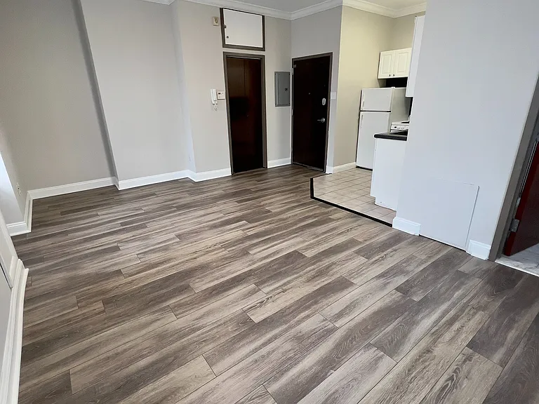 Campus Apartments — Photo 4