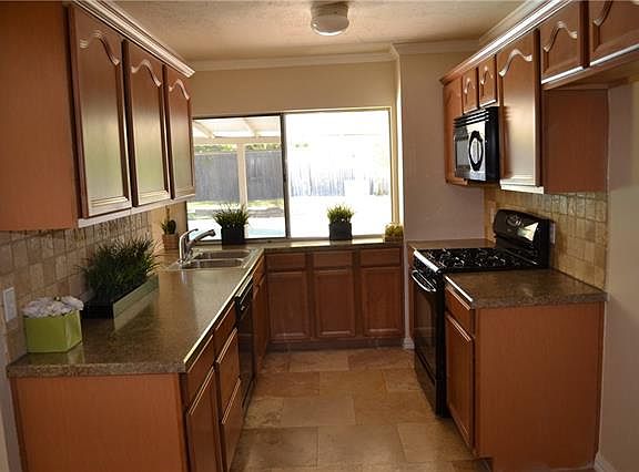 5th image of 3702 Hollyridge Ct