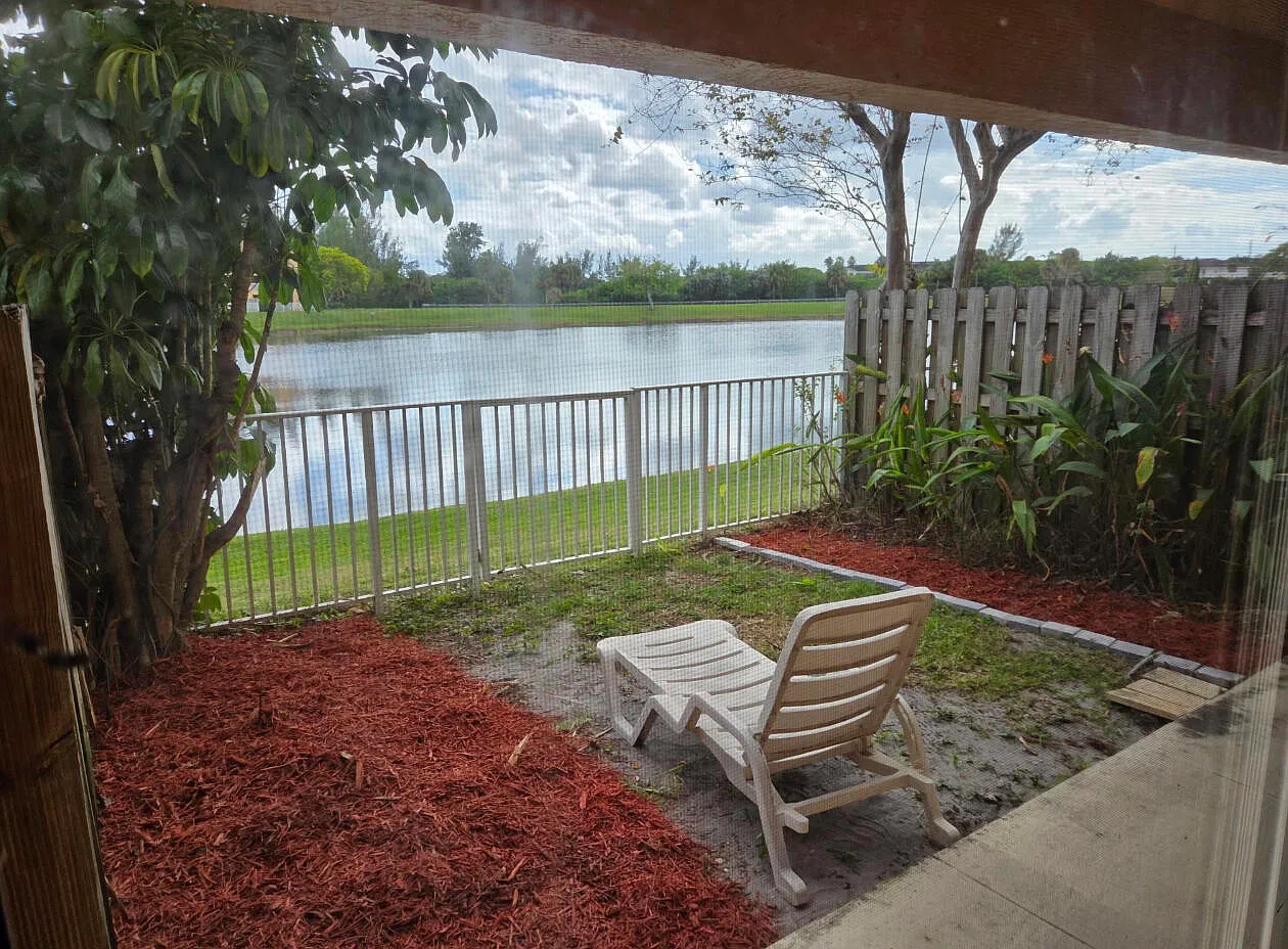 Villas at Lakeview — Photo 2