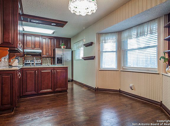 5th image of 5814 Windvale Dr