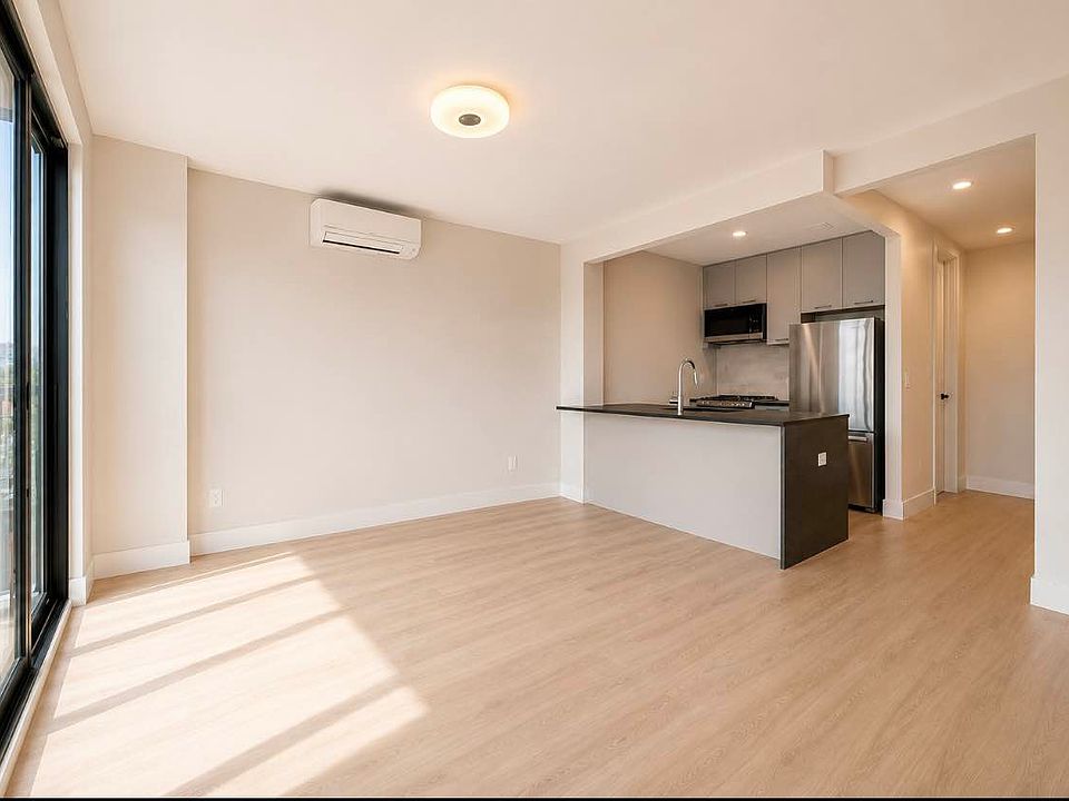 1st image of 3188 44th St #2