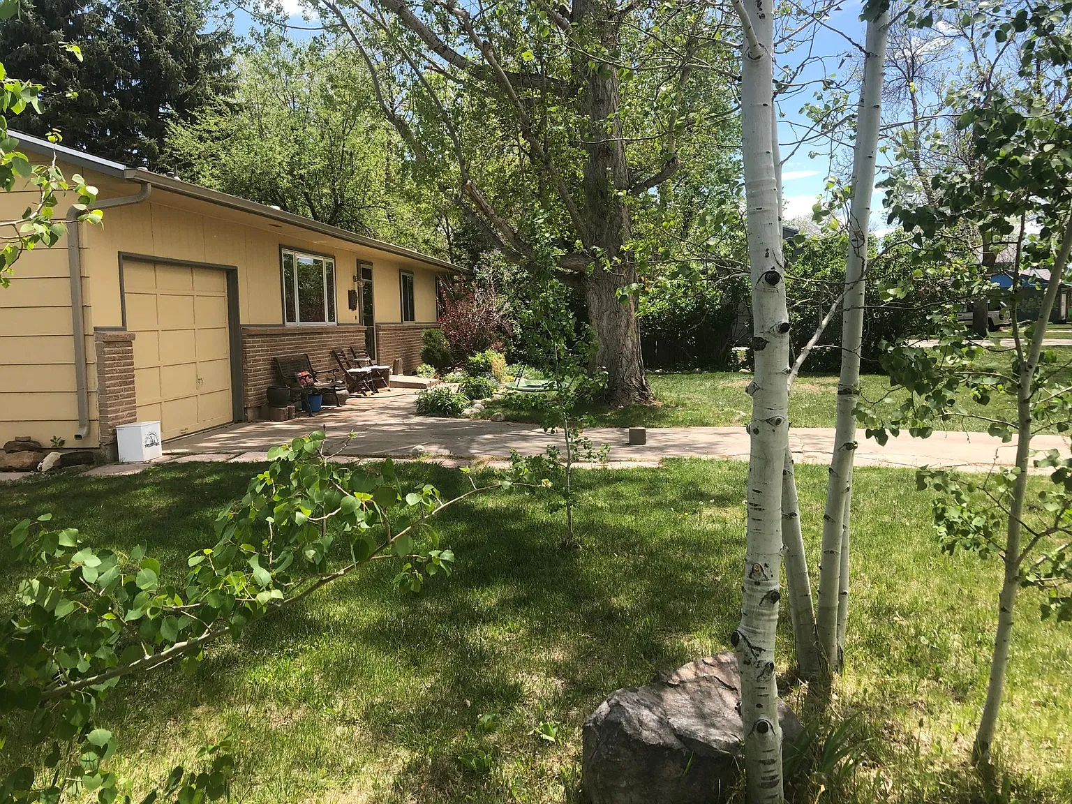 4 bed, 1.5 bath, 1176 sqft, $2,600 — Photo 2