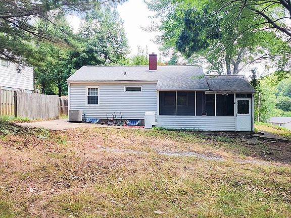 2nd image of 922 Childress Dr
