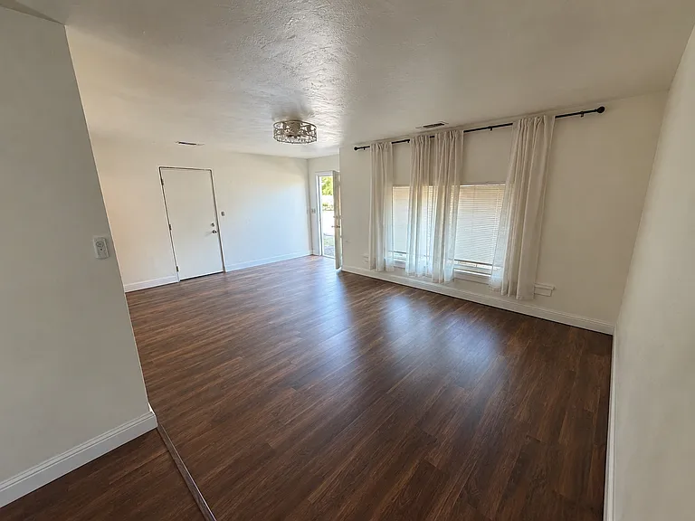 1120 Ohio St — Photo 14