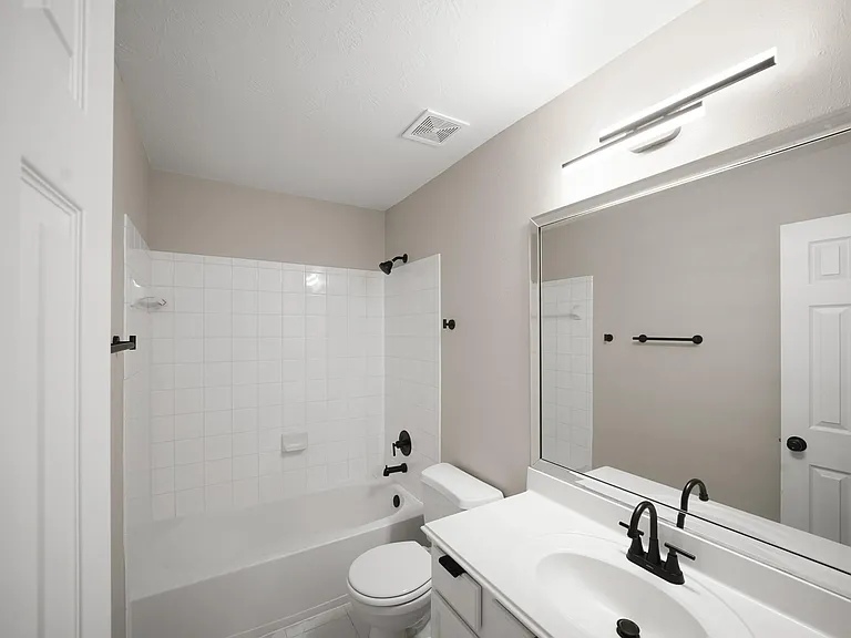 714 Coggins Point Way — Photo 25