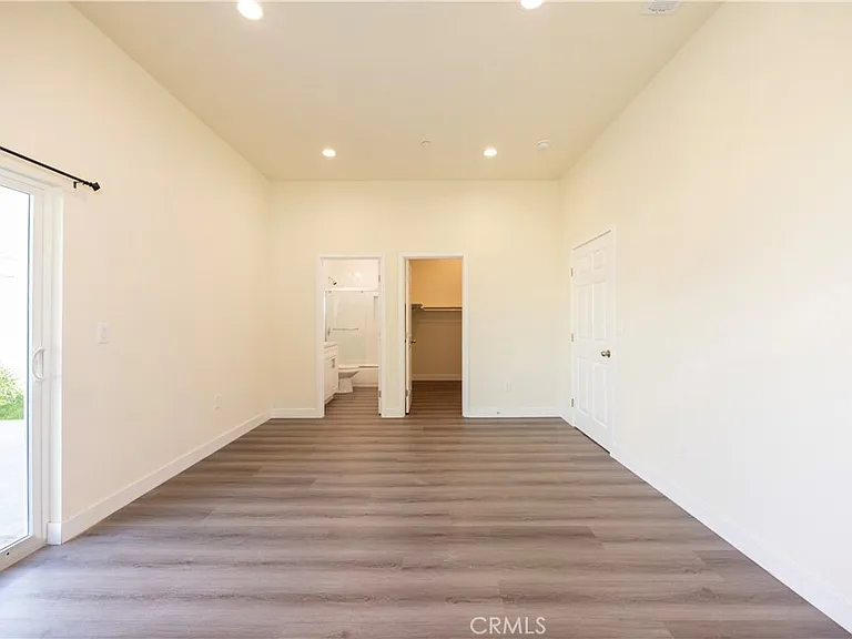 2558 A South Ave #10 — Photo 17