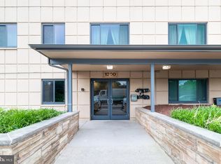 1300 S Arlington Ridge Rd APT 203, Arlington, VA 22202