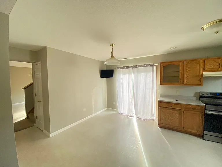 8027 Rocky Glen Pl — Photo 4