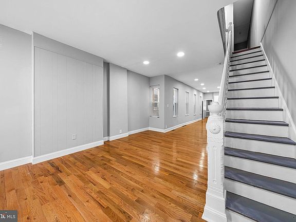 3rd image of 1011 W 5th St