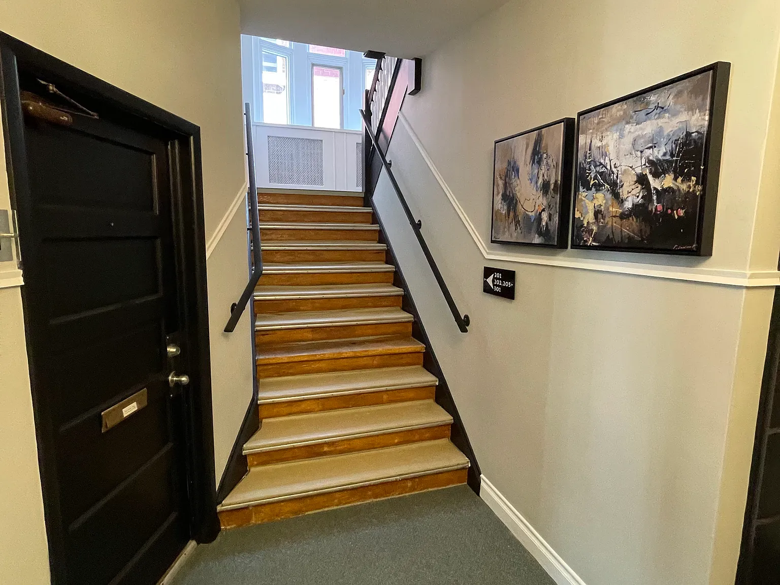 322 Frank Street — Photo 2